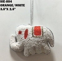 Ornement de Noël en forme d'éléphant, fait main, perlé et brodé, idéalement utilisé comme décoration festive pour la maison, vendu en gros.