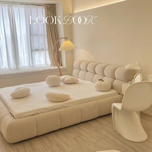 <span class=keywords><strong>Letto</strong></span> <span class=keywords><strong>matrimoniale</strong></span> minimalista color crema 1.5m/1.8m per camera da <span class=keywords><strong>letto</strong></span> padronale/appartamento piccolo, <span class=keywords><strong>letto</strong></span> imbottito in tessuto a forma di nuvola - Product Image 1