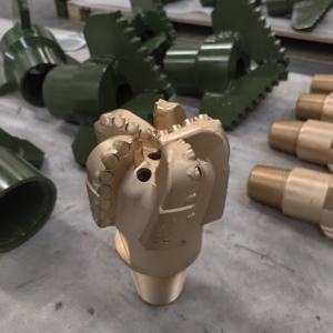 מקדח יהלום <span class=keywords><strong>PDC</strong></span> מחושל ועמיד בפני פגיעות |   מקדח סלע <span class=keywords><strong>PDC</strong></span> לקידוחי מחצבות ובארות בסלע קשה - Product Image 1