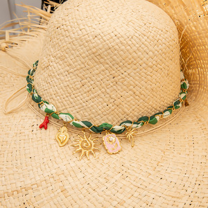 Colliers tendance personnalisés en forme de foulard, bandana fait main avec breloques en acier inoxydable plaqué or, collier chaîne en corde à billes - Product Image 1