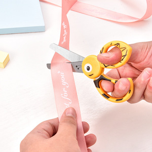 Ciseaux pour enfants en forme d'abeille, acier inoxydable, 11,7 cm, manche en plastique, pour travaux manuels, découpe de papier, usage scolaire - Product Image 2