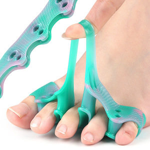 Pemisah jari kaki sejuk lima lubang warna-warni lembut SEBS Bunion Hallux Valgus bantalan pemisah tumpang tindih tulang jari kaki besar OEM buatan Tiongkok - Product Image 3