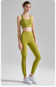 Nuevo sujetador deportivo de talla grande para mujer con cuello en U, ajustable, a prueba de golpes, que absorbe el sudor, de soporte medio, para correr, con copas fijas y almohadillas en el pecho, espalda cruzada. - Product Image 3