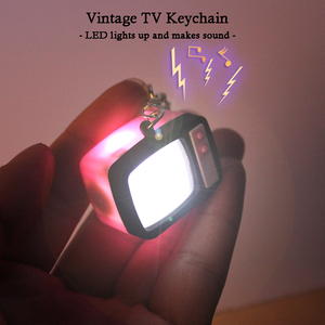 Porte-clés LED 3D vintage 2026 en forme de télévision, émettant du son, mini-télévision de simulation, collier pour cadeau en gros - Product Image 6