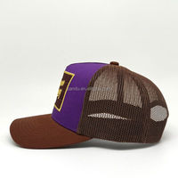 Gorra trucker de algodón bicolor con parche de chocolate bordado personalizado Trichome Refinery y parte trasera de malla