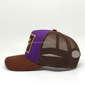Casquettes <span class=keywords><strong>de</strong></span> camionneur <span class=keywords><strong>en</strong></span> coton bicolore personnalisées avec patch chocolat brodé Trichome Refinery, casquette <span class=keywords><strong>de</strong></span> camionneur à dos <span class=keywords><strong>en</strong></span> maille, chapeau bicolore - Product Image 1