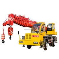 Grue sur camion de marque chinoise renommée, autoportée, capacité de levage 12 tonnes, flèche télescopique, moteur CAMC, hauteur de levage 40M, à vendre