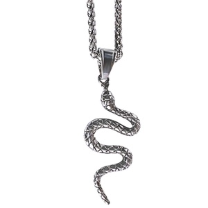Collar de Serpiente Vintage para Hombre, Cadena Larga con Colgante de Serpiente de Textura Audaz, Collar de Declaración - Product Image 1