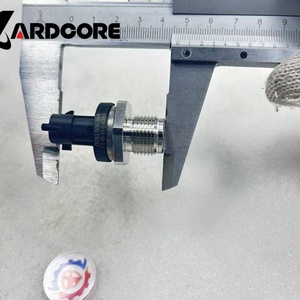 Sensor de Riel de Alta Presión de Combustible 0281002707 21407309 55576178 504247741 para 1.3 1.9 2.0 2.4 D JTD JTDM para Excavadora PC200-8 - Product Image 4