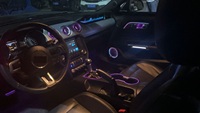 Kit de actualización de iluminación LED interior para Ford Mustang S550 2015-2022, estilo fibra de carbono, con luz ambiental sinfónica y colorida.