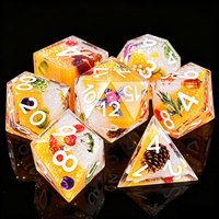 Lot de dés polyédriques en résine à bords vifs personnalisés avec motif autocollant pour jeux de table DND TRPG et divertissement