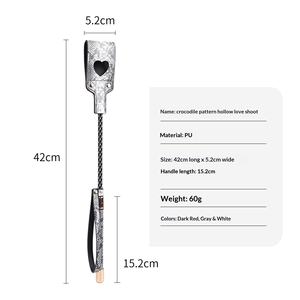 Juguetes sexuales, accesorios SM, azotador de cuero con textura de cocodrilo y corazón hueco, instrumento de azotamiento para parejas, para juegos de coqueteo y broma. - Product Image 4