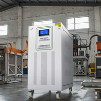Stabilisateur de tension triphasé industriel mécanique à économie d'énergie 30 KVA, haute efficacité 98%, noyau en cuivre