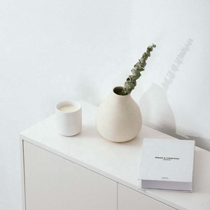 Vaso in Ceramica Rustico di Arredo Moderno all'Ingrosso e Bottiglia Diffusore di Aromi a Olio - Product Image 2