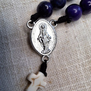 Collier <span class=keywords><strong>de</strong></span> <span class=keywords><strong>prière</strong></span> à cinq dizaines avec fermoir magnétique, perles <span class=keywords><strong>de</strong></span> lapis-lazuli <span class=keywords><strong>de</strong></span> 8 mm, charme spirituel miraculeux <span class=keywords><strong>de</strong></span> la Vierge - Product Image 5
