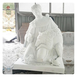 Sculpture religieuse catholique en marbre blanc, Saint François avec un loup - Product Image 1
