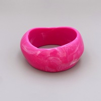 HL Factory propose un bracelet circulaire en résine acrylique dynamique, multicolore, effet gelée, pour la mode estivale unisexe