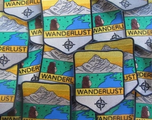Patch Ricamata Bussola <span class=keywords><strong>da</strong></span> Montagna Wanderlust, Distintivo Scenico Naturale per Giacca, Campeggio, Escursionismo, Viaggi e Avventure - Product Image 3