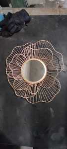 Espejo con Diseño de Flor, Acabado Dorado Antiguo, Artesanía en Metal, Marco de Espejo de Resina Moderno, Escultura Decorativa Única para el Hogar, Estilo Art Deco - Product Image 6