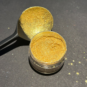 Nueva llegada: Polvo de pigmento multicromático de mica natural de grado cosmético para brillo labial de un solo color - Product Image 1