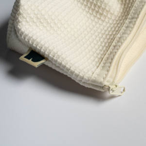 Sac de toilette de voyage vintage à prix compétitif, en polyester gaufré, avec fermeture éclair, marque Rootsmen, taille et couleur personnalisables, export - Product Image 3