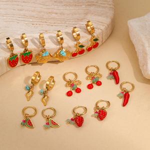 Pendientes de Aro de Acero Inoxidable Impermeables con Diseño de Chile y Fresa, Chapados en Oro, Joyería Diaria para Mujer - Product Image 2