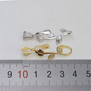 Collar con Colgante de Hoja Barroca de Plata S925 Hecho a Mano, con Perla Irregular y Base Hueca, Accesorio de Moda para Mujer, Nuevo - Product Image 3