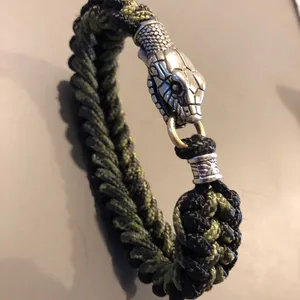 Yılan kafa Paracord özel logo ayarlanabilir kaymak zincir yetişkin charm moda yılan boncuk bileklik istakoz yılan toka bilezik erkekler