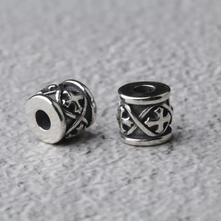 BD-C1776 Bán Buôn Chéo Hình Dạng Charms 8*8Mm 2.7G Bạc Xô Hạt Cho Cuộc Sống Hàng Ngày Sterling Silver Bead Thời Trang