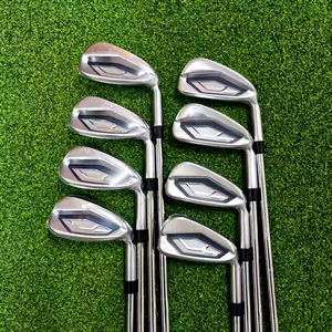 Ensemble de fers de golf forgés unisexes — Logo personnalisé, pour droitiers, poignée en caoutchouc imperméable et housse de tête de style mallet - Product Image 4