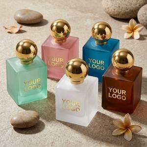 Profumo Personalizzato con Etichetta Privata in Flacone Quadrato di Vetro, Fragranza Premium di Tuberosa, Gardenia e Vaniglia, Spray Profumato di Lusso - Product Image 4