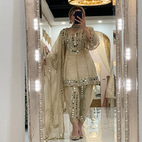 Ensemble de robe de mariée indienne et pakistanaise traditionnelle élégante en soie beige brodée pour femmes, coupe ample, style longueur cheville