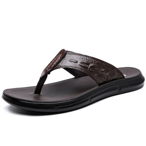 Sandalias de cuero genuino con correa en T para hombre, antideslizantes, de punta abierta, informales, para la playa, con suela de goma y estampado animal. - Product Image 5