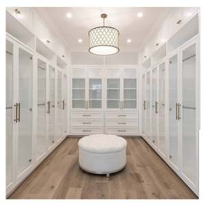 Conception de dressing avec îlot pour villa, dressing en contreplaqué, style luxueux, armoire, meubles de chambre à coucher - Product Image 1