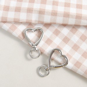 Llavero de metal de alta calidad con resorte en forma de corazón de 41*26mm, con mosquetón giratorio, accesorio de moda para <span class=keywords><strong>bricolaje</strong></span> y equipaje. - Product Image 6