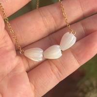 Nouveau collier hawaïen en coquillages de magnolia Pikake, collier de fleurs sculptées naturelles, collier de coquillages perlés, bijoux tropicaux Aloha pour femmes