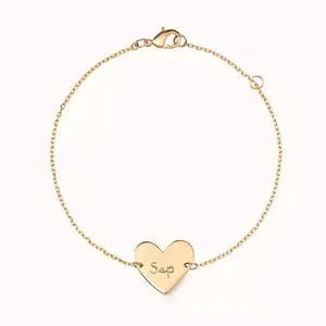Colgante de corazón de acero inoxidable personalizado texto grabado encanto pulsera joyería de las mujeres oro lleno al por mayor pulsera ajustable