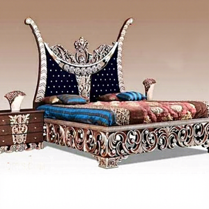 Cama de Madera Hecha a Mano de Estilo Barroco Única, Cama Clásica de Madera Sólida de Estilo Barroco para Dormitorios de Lujo, Muebles de Dormitorio Premium de EE. UU. - Product Image 1