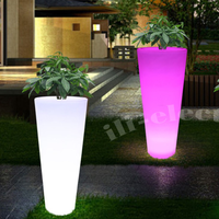 Exposition lumineux coloré jardin pots de plantes jardinière en plastique fête location lampadaire lumineux pot de fleur
