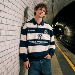 <span class=keywords><strong>Felpa</strong></span> <span class=keywords><strong>Polo</strong></span> Rugby a Righe <span class=keywords><strong>Blu</strong></span> Navy Personalizzata, Oversize, in Cotone Pesante, Ricamata, Stile Varsity, Streetwear, Manica Lunga - Product Image 3