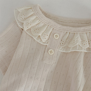 Camicetta a Costine a Maniche Corte con Colletto in Pizzo a Doppio Strato e Due Bottoni per Bambine, Collezione Estiva 2026 INS - Product Image 3