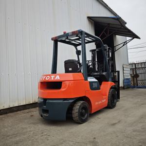 Utilisé pour les chariots élévateurs diesel, capacité de 3 tonnes, marque japonaise, moteur diesel FD30, modèle 2023, outils de levage tout-terrain - Product Image 4