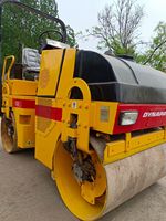 Compacteur routier d'occasion Dynapac CC122 CC211, rouleau vibratoire tandem de 2,5 tonnes, hydrostatique, 4 roues motrices, mini-compacteur routier, moteur DEUTZ