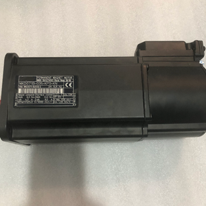 Motor de CA Original Nuevo Bo&sch Rex&roth R911274565/MKD071-0U550, 5500 RPM, 1.5kW, 3Nm para Equipos de Automatización Industrial - Product Image 4