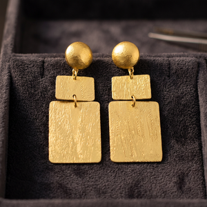 Boucles d'oreilles pendantes géométriques plaquées or tendance pour femme, idéales pour un cadeau de fête - Product Image 2