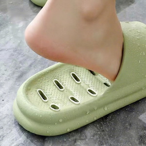 Chaussons de bain antidérapants à séchage rapide pour hommes et femmes, en plastique, avec design ajouré et frais, et fournitures de toilette – Vente en gros - Product Image 5