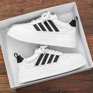 Chaussures de sport décontractées pour hommes 2025, semelle épaisse, dessus en cuir synthétique, motif doodle, nouvelle mode Evergreen, chaussures blanches - Product Image 3