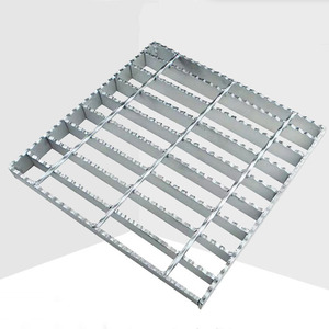 Vente directe usine – Poteau de clôture grillagée en acier galvanisé à panneaux blancs, durable, écologique, facile à assembler, naturel - Product Image 1