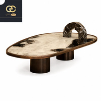 Table basse unique en marbre naturel italien de haute qualité pour salon, mobilier de villa, ensemble de canapés. Table basse au design simple.