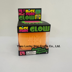 Nuovo Needoh Nice Cube Antistress con Logo, Cubo Morbido al Maltosio, Giocattolo Squeezable Luminoso - Product Image 2